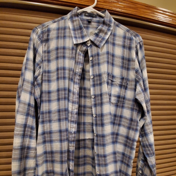 GAP Tops - GAP size Large Women's long sleeve plaid Blouse